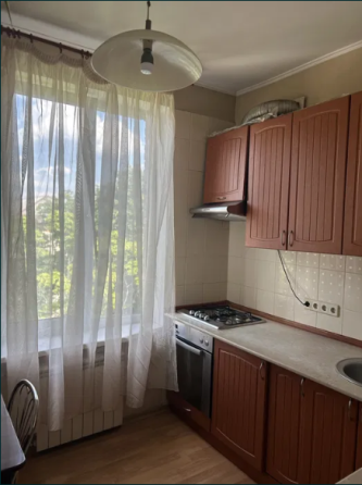 Оренда Квартира 2-кімнатна, 5/5 поверх на пр. Голосіївський, 90 Kiev