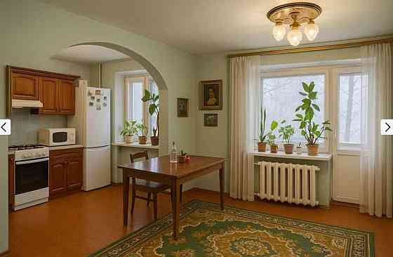 Продаж Квартира 3-кімнатна, 2/9 поверх на Олександра Поля пр., 59 Дніпро