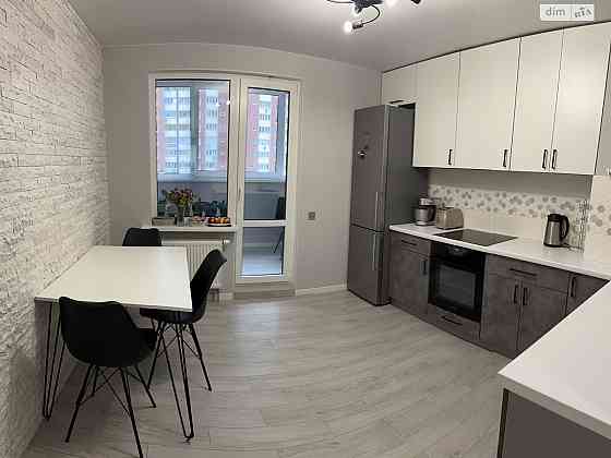 Продаж Квартира 3-кімнатна, 3/25 поверх на Балтійський вул., д. 5 Киев