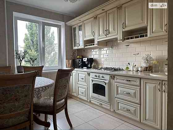 Продаж Квартира 3-кімнатна, 7/10 поверх на Пирогова Vinnytsya