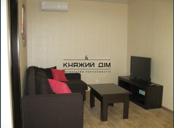 Оренда Квартира 1-кімнатна, 20/25 поверх на Драгоманова ул. Kiev