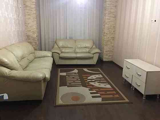 Оренда Квартира 3-кімнатна, 1/16 поверх на Харьковское шоссе Киев