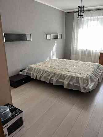 Оренда Квартира 2-кімнатна, 19/22 поверх на Пчілки, 2б Киев