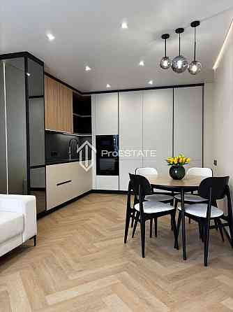 Продаж Квартира 2-кімнатна, 15/25 поверх на вул. Дніпровська набережна Киев