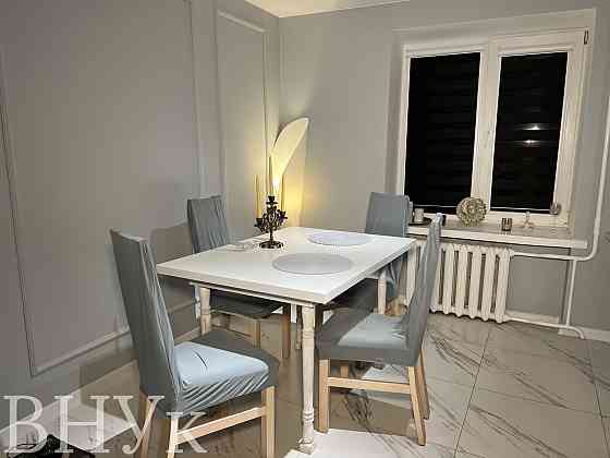 Продаж Квартира 3-кімнатна, 3/5 поверх на Відродження Луцк