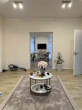 Продаж Будинок 5-кімнатний на вул. Санаторна Песочин