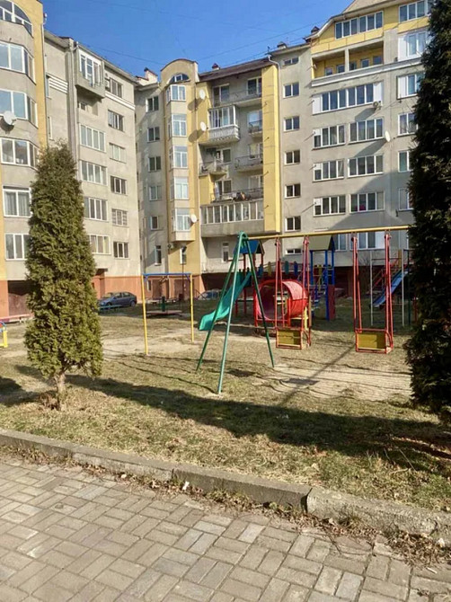 Продаж Квартира 3-кімнатна, 5/6 поверх на вул. Івасюка В. Івано-Франківськ - фото 1