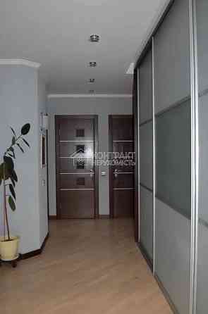 Продаж Квартира 3-кімнатна, 7/10 поверх на вул. Лебединська Kharkiv