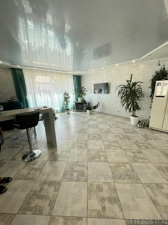 Продаж 3-поверховий  з ділянкою 3 сот 230 кв.м 6 кімн. на Білозіра вул. Рудне - фото 1