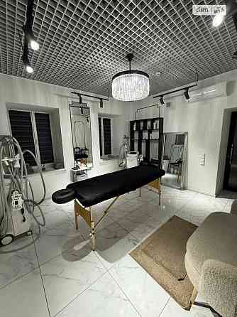 Оренда приміщення вільного призначення на Соборна поверх - 1/3 Винница