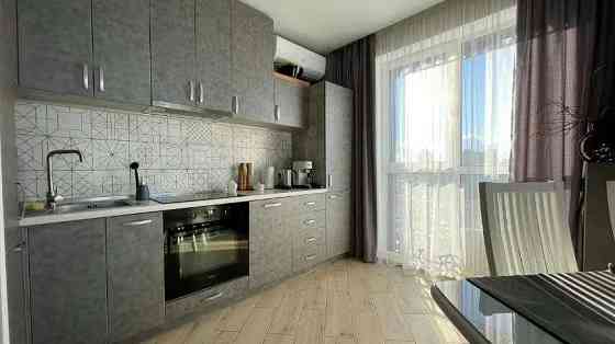 Оренда Квартира 3-кімнатна, 21/21 поверх на ул. Митрополита Василия Липковского Київ