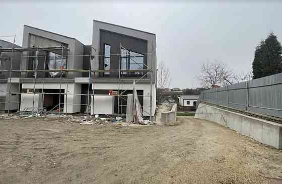 Продаж 2 поверхового таунхауса з ділянкою на 2.5 сотки, 130 кв. м, 