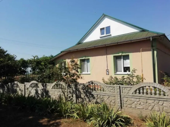 Продам дом с газом и удобствами в с.Луговое (Николаевская обл., 12 км до Коблево) Лугове