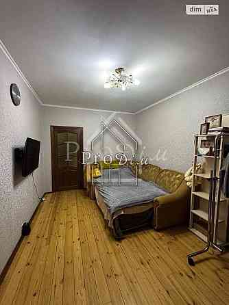 Продаж Будинок 5-кімнатний на Пасічна вул., 8/2 Kiev