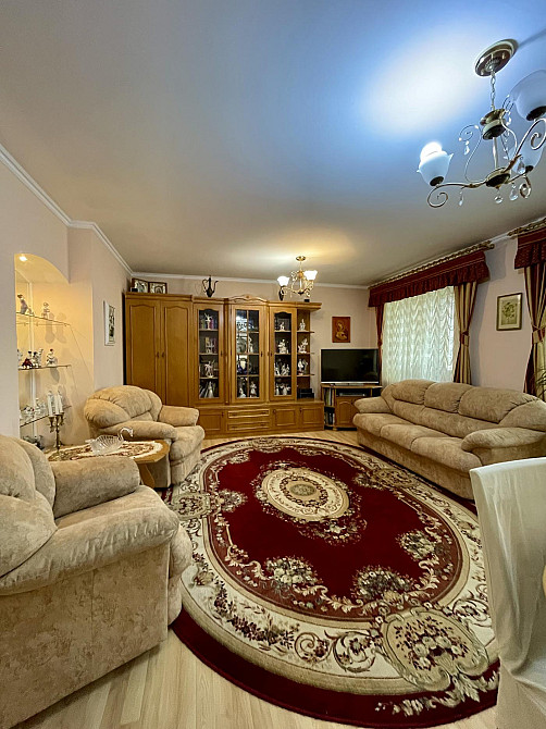 Продаж 3к Квартира 82 кв.м Гайдамацька вул. Рівне - фото 2