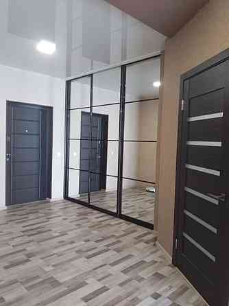 Оренда Квартира 1-кімнатна, 24/25 поверх на Драгоманова ул., 2а Kiev