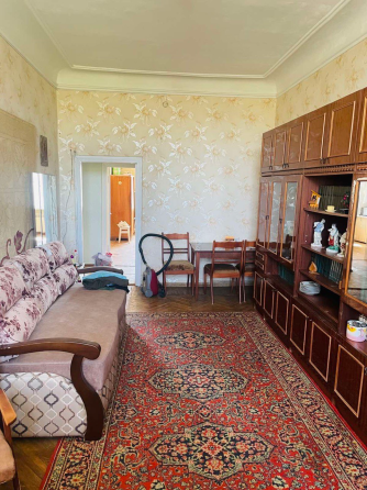 Продам трёх комнатную квартиру на Соборной площади .Исторический дом Папудова.
D 40700 Одесса