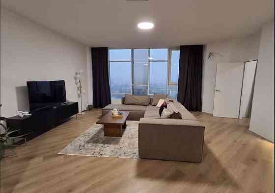 Оренда Квартира 3-кімнатна, 19/24 поверх на улица Антонова Авиаконструктора, д.2 Киев