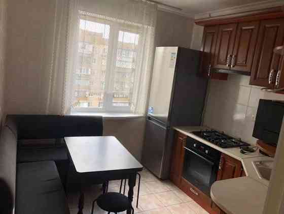 Оренда Квартира 2-кімнатна, 9/10 поверх на Драгоманова ул., 25 Киев