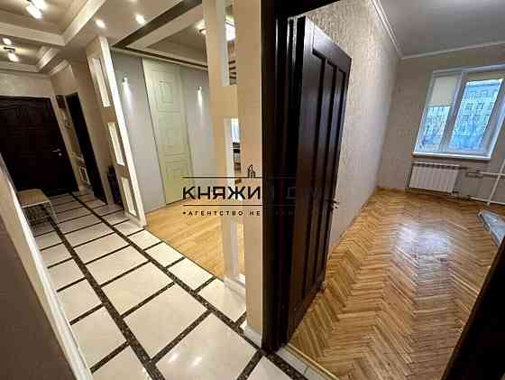 Продаж Квартира 3-кімнатна, 5/5 поверх на Уманская ул. Kiev