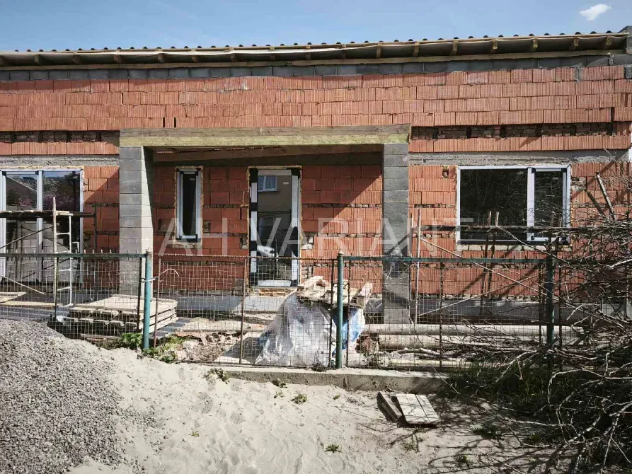 Продаж 1-поверховий Будинок з ділянкою 3 сот 100 кв.м 3 кімн. на Залізнична Ужгород - фото 1