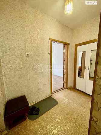 Продаж Квартира 2-кімнатна, 1/2 поверх на вул. Спортивна Харків