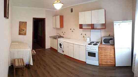 Оренда Квартира 2-кімнатна, 22/22 поверх на ул. Урловская Kiev