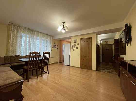 Продаж Квартира 3-кімнатна, 1/9 поверх на новодарницька, 27 Киев