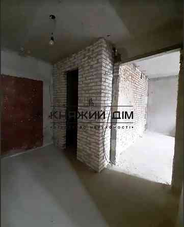 Продаж 2-х к.кв. по вул. Драгоманова. метро Позняки - 10хв. Дарницький р-н. Код об'єкту №:21144664 Київ