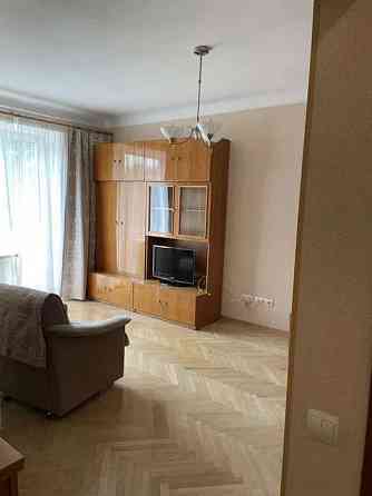 Оренда Квартира 1-кімнатна, 3/5 поверх на ул. Марка Безручко Kiev