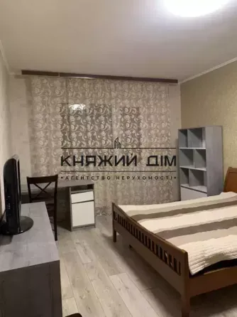 Оренда Квартира 2-кімнатна, 1/10 поверх на Тростянецкая ул. Kiev