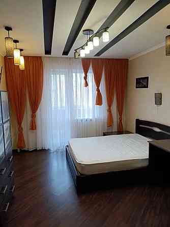 Оренда Квартира 3-кімнатна, 5/10 поверх на Олександра Екстер, 8 Київ