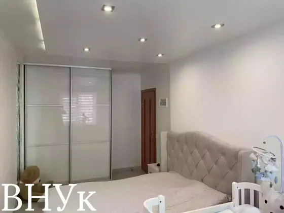 Продаж Квартира 3-кімнатна, 1/5 поверх на Кравчука Луцьк