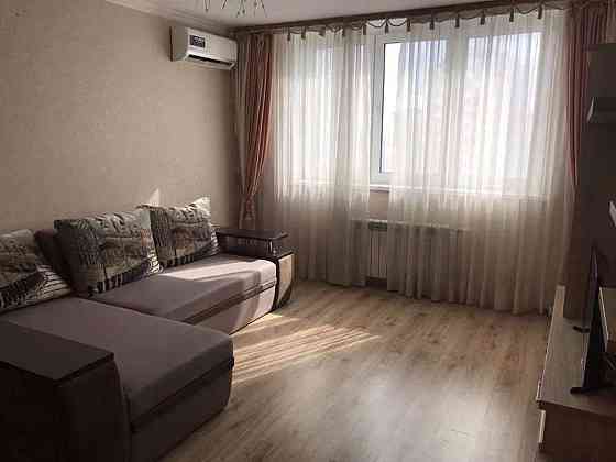 Оренда Квартира 1-кімнатна, 21/25 поверх на ул. Урловская Київ