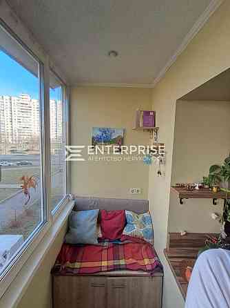 Продаж Квартира 3-кімнатна Kiev