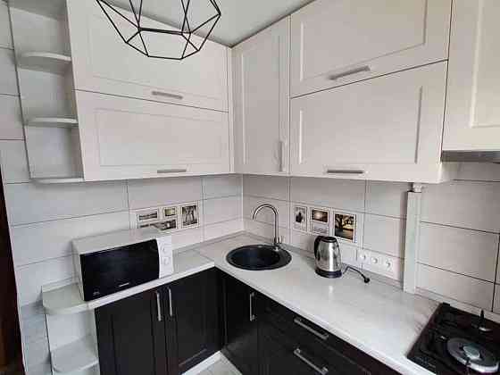 Оренда Квартира 2-кімнатна, 3/5 поверх на Харьковское шоссе, 8 Киев