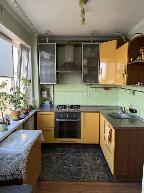 Продаж Квартира 3-кімнатна, 8/9 поверх на Прирічна вул., д. 27 Kiev - photo 1