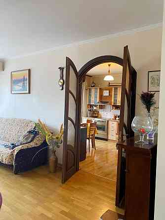 Продаж Квартира 3-кімнатна, 4/18 поверх на Курбаса Леся вул., д. 5-В Київ