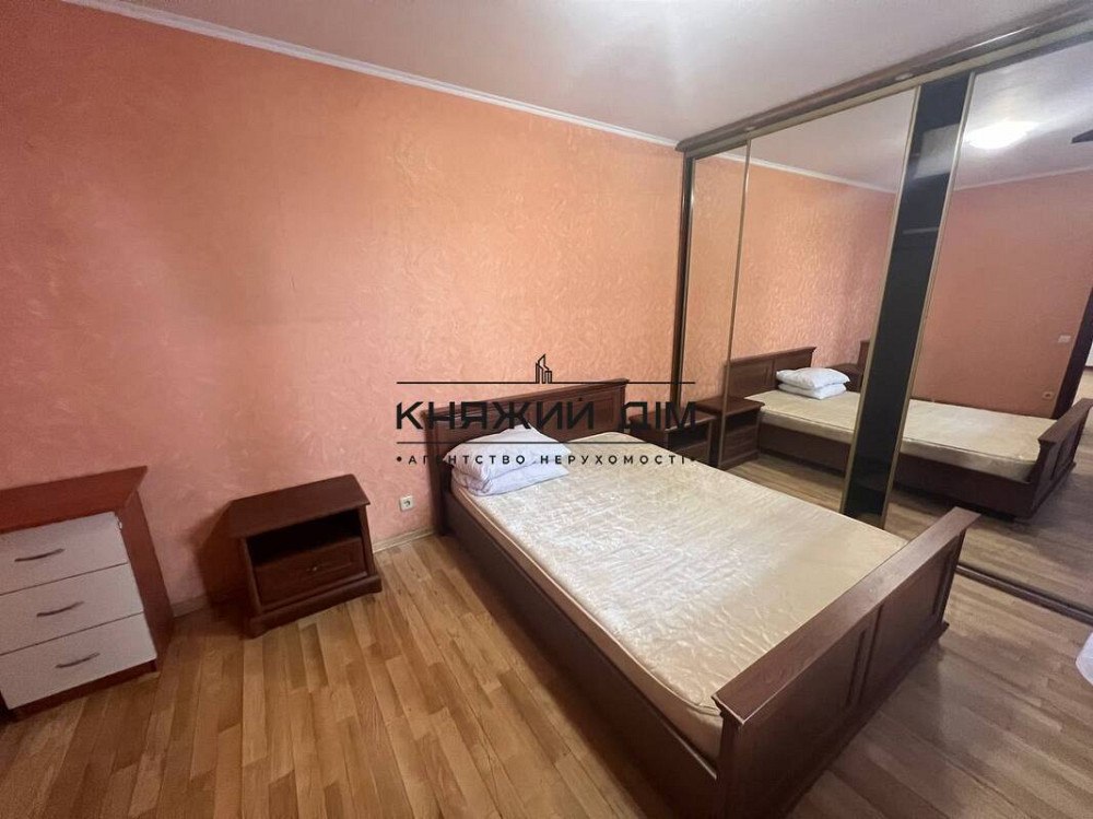 Продаж 3-кімнатної квартири, метро Харківська. Безготівковий так! № 21146226 Київ - фото 1