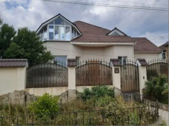 Продаж 2-поверховий Будинок з ділянкою 12 сот 300 кв.м 6 кімн. на солнечная Одеса