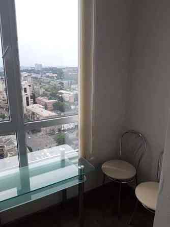 Оренда Квартира 1-кімнатна, 25/30 поверх на ул. Жилянская Киев