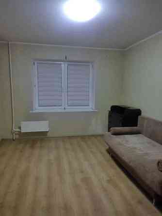 Оренда Квартира 3-кімнатна, 14/16 поверх на ул. Ревуцкого Киев