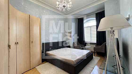 Оренда Квартира 3-кімнатна, 2/5 поверх на вул. Хмельницкого Богдана Kiev