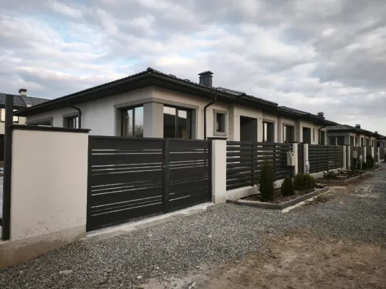 Продаж 1-поверховий Котедж з ділянкою 4.5 сот 127 кв.м 3 кімн. на Винаградна Минай