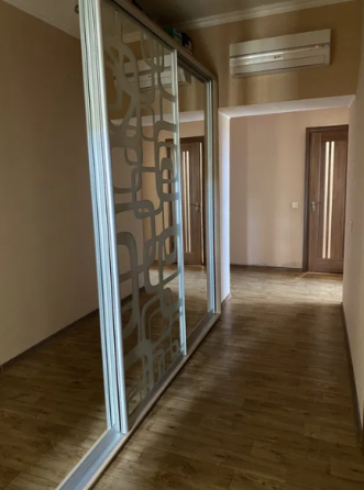 Продаж Квартира 2-кімнатна на ул. Незалежності, 4 Fontanka