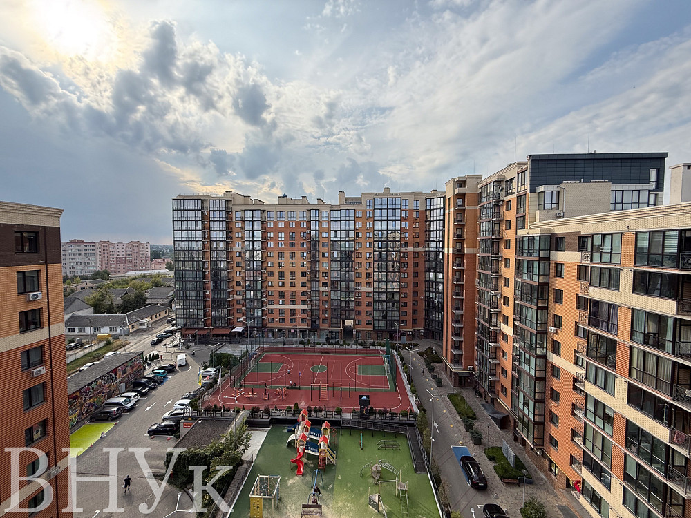 Продаж Квартира 3-кімнатна, 10/10 поверх на Івана Франка Луцк - изображение 1