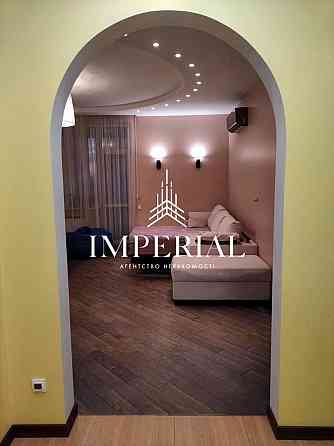 Продаж Квартира 3-кімнатна, 13/21 поверх на вул. Старонаводницька Киев