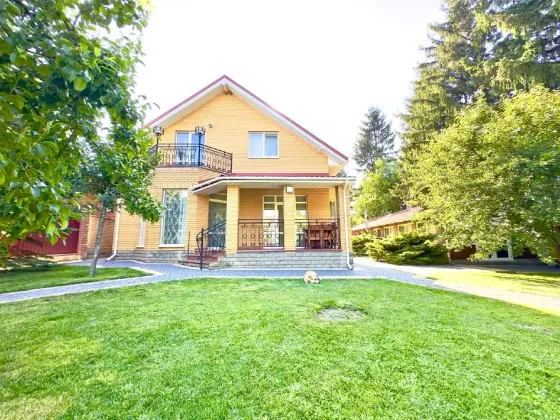 Продаж 2-поверховий Будинок з ділянкою 10 сот 170 кв.м 5 кімн. на Тарасове Луцьк