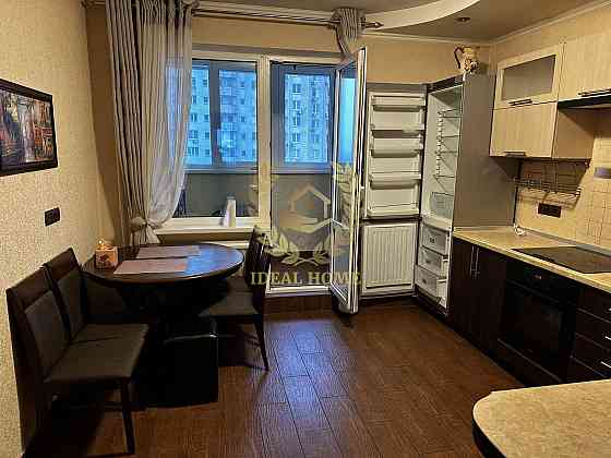 Продаж 2-кімнатної квартири на Виноградарі Киев