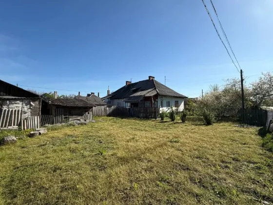 Selling part of the house Klevan'